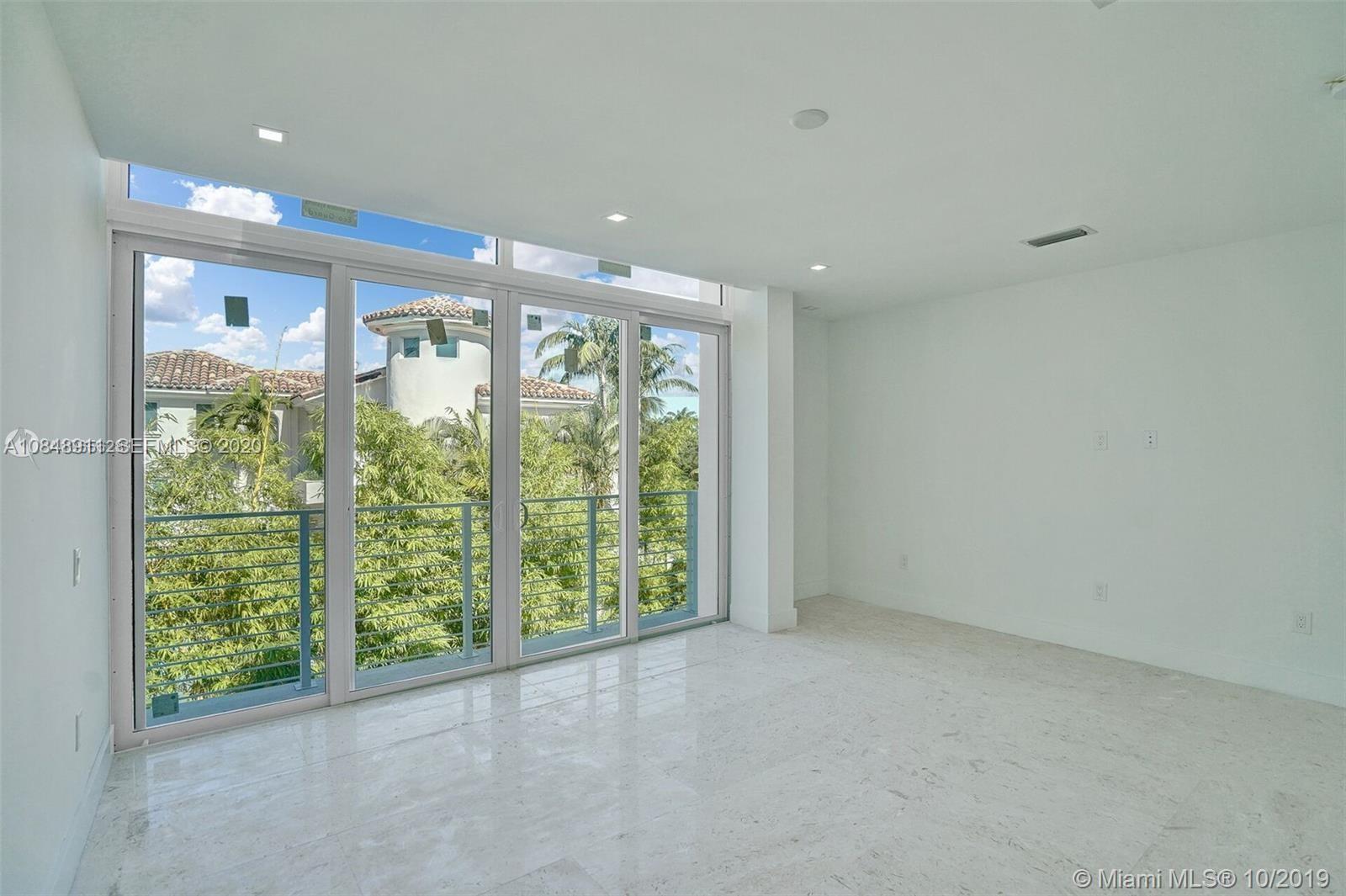 610 Ridgewood Road Key Biscayne, FL 33149 - Photo 6 of 34 Gallery Image 6