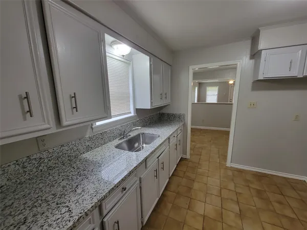 $1,600 | 2205 Velma Street, La Marque, TX 77568
