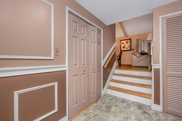 $888,818 | 15 Elaine Place, Plainview, NY 11803