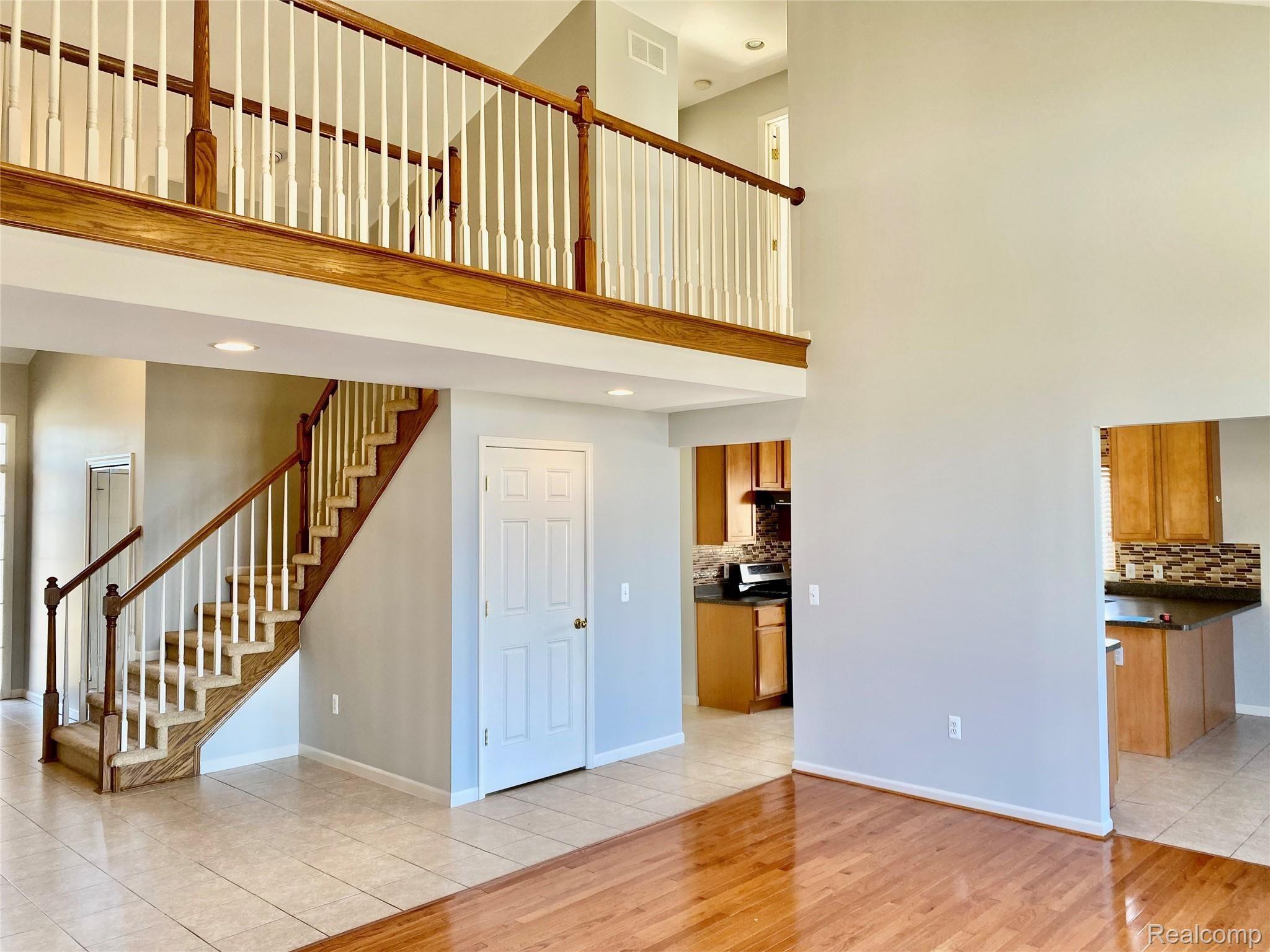 1703 Milverton Road Troy, MI 48083 - Photo 7 of 46 Great room