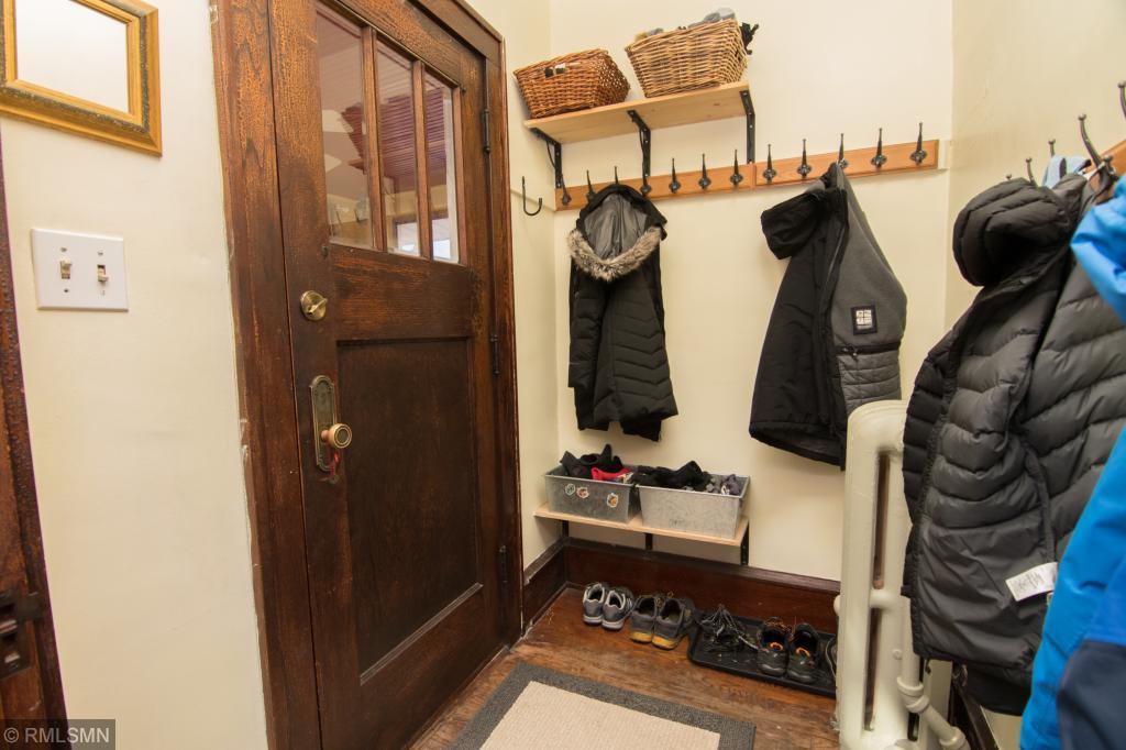 1386 Pascal Street St. Paul, MN 55108 - Photo 4 of 28 Gallery Image 4