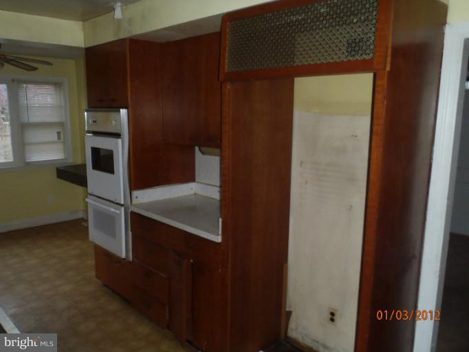 4110 Colonial Road Pikesville, MD 21208 - Photo 1 of 24 Kitchen