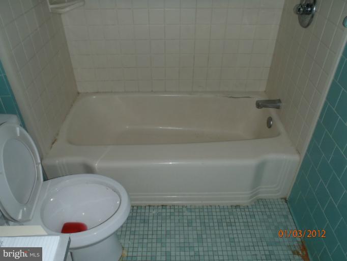 4110 Colonial Road Pikesville, MD 21208 - Photo 20 of 24 UL Full Bathroom