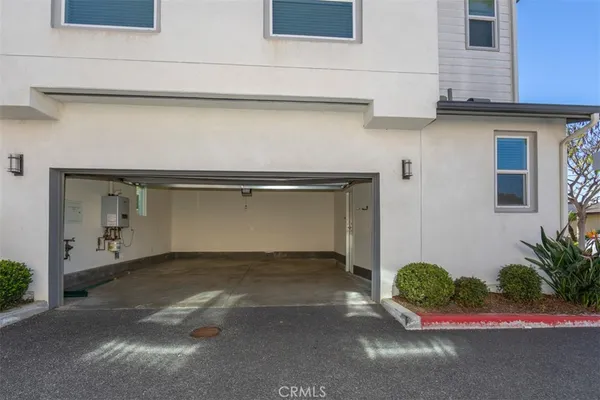 a view of a garage