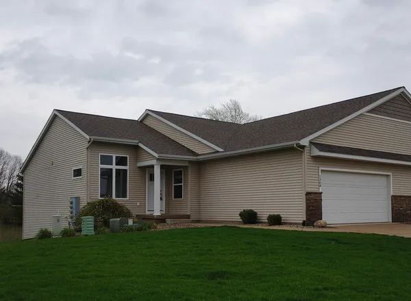 $305,000 | 1368 South Village Circle, Kalamazoo, MI 49009