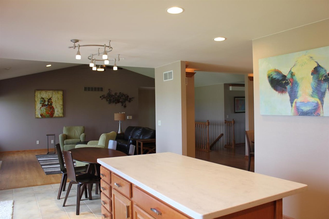 7163 West Ridge Lane Cherry Valley, IL 61016 - Photo 8 of 25 Gallery Image 8