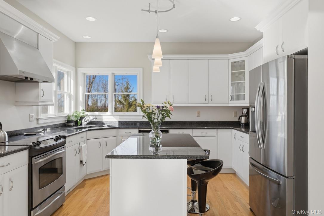 12 Feagles Road Warwick, NY 10990 - Photo 12 of 45 There's room for everyone to share in meal prep.