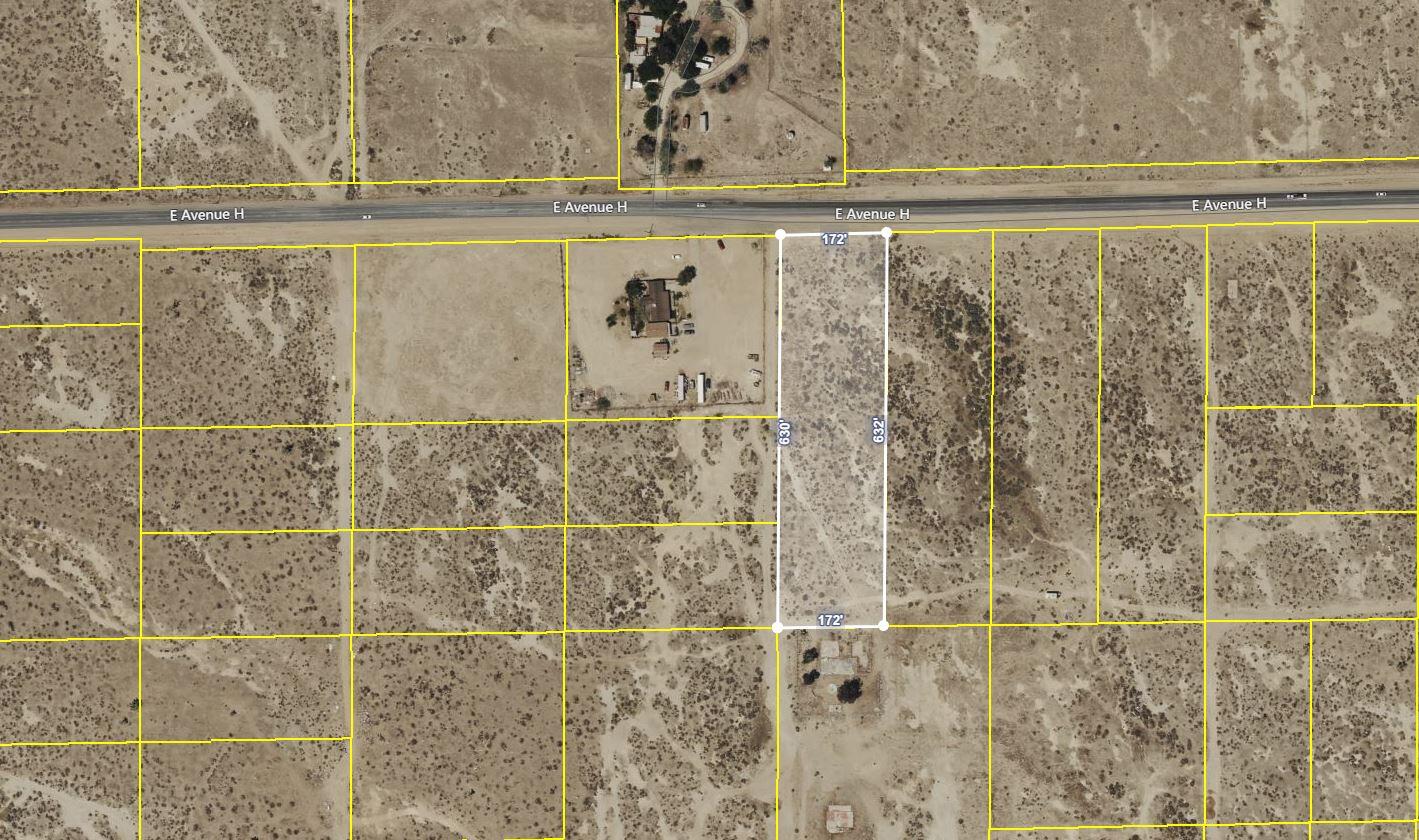 Challenger Way Lancaster, CA 93535 - Photo 6 of 6 a bathroom with a bathtub and shower