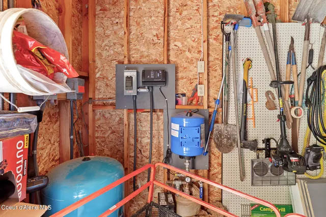 $2,500,000 | 9076 Coeur D'Alene River Road, Kingston, ID 83839