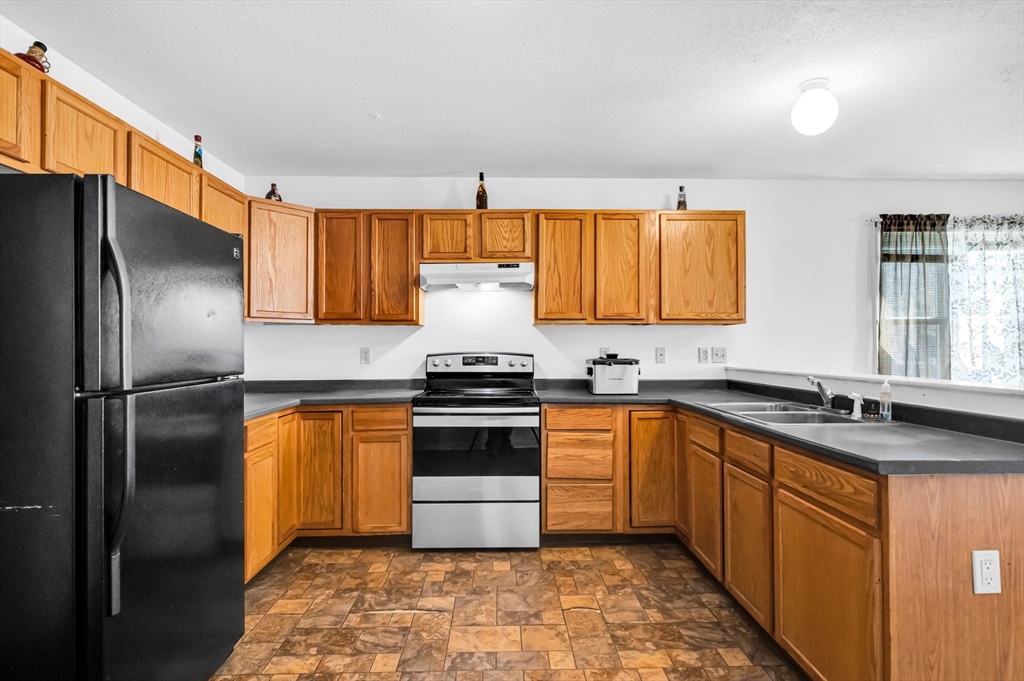 154 Cambridge Street Springfield, MA 01109 - Photo 8 of 41 Gallery Image 8