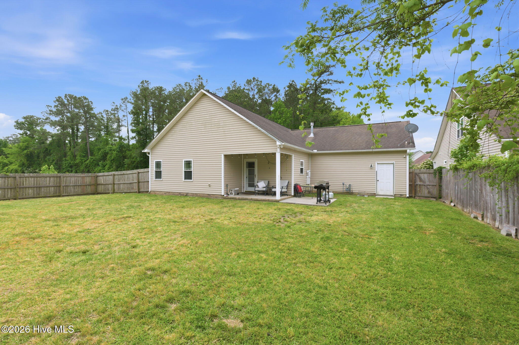200 Station House Road New Bern, NC 28562 - Photo 28 of 40 Oversized Back yard with patio