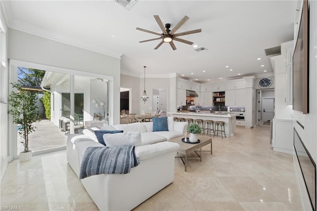 8133 Ronda Court Naples, FL 34109 - Photo 11 of 36 Gallery Image 11