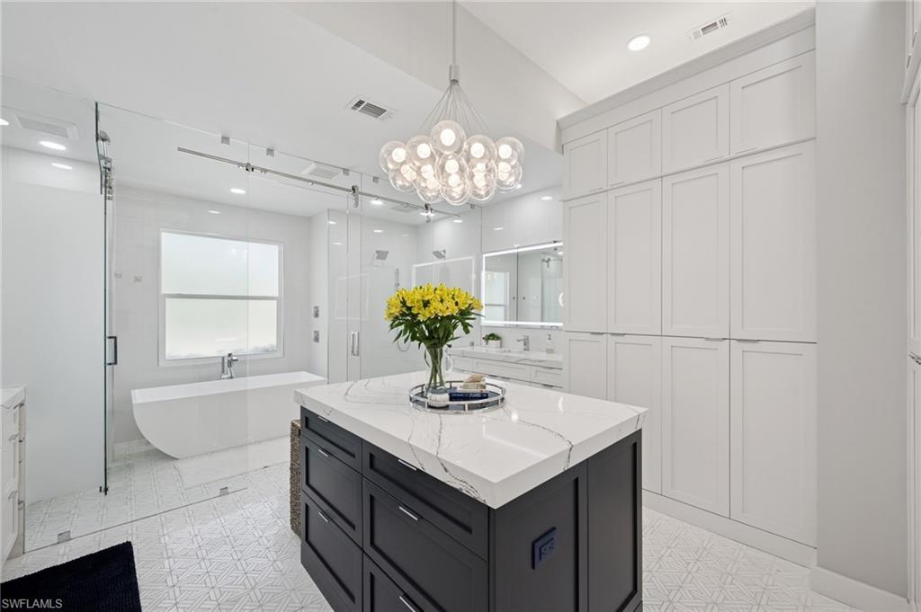 8133 Ronda Court Naples, FL 34109 - Photo 14 of 36 Gallery Image 14