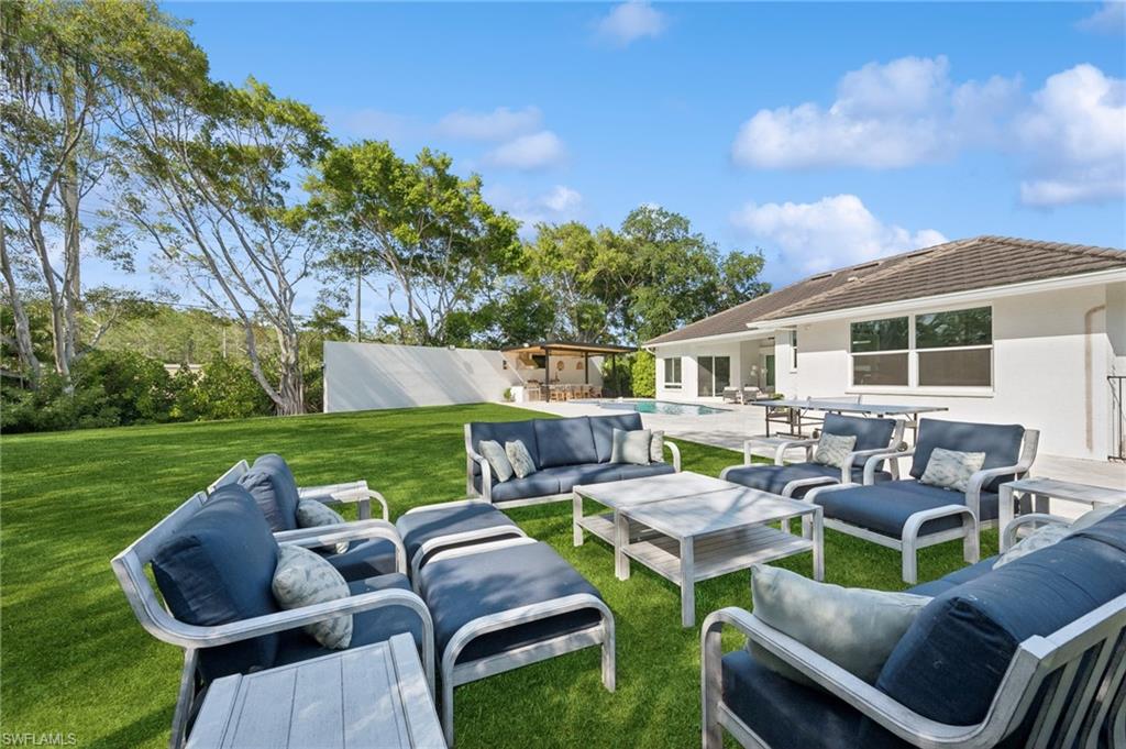8133 Ronda Court Naples, FL 34109 - Photo 27 of 36 Gallery Image 27