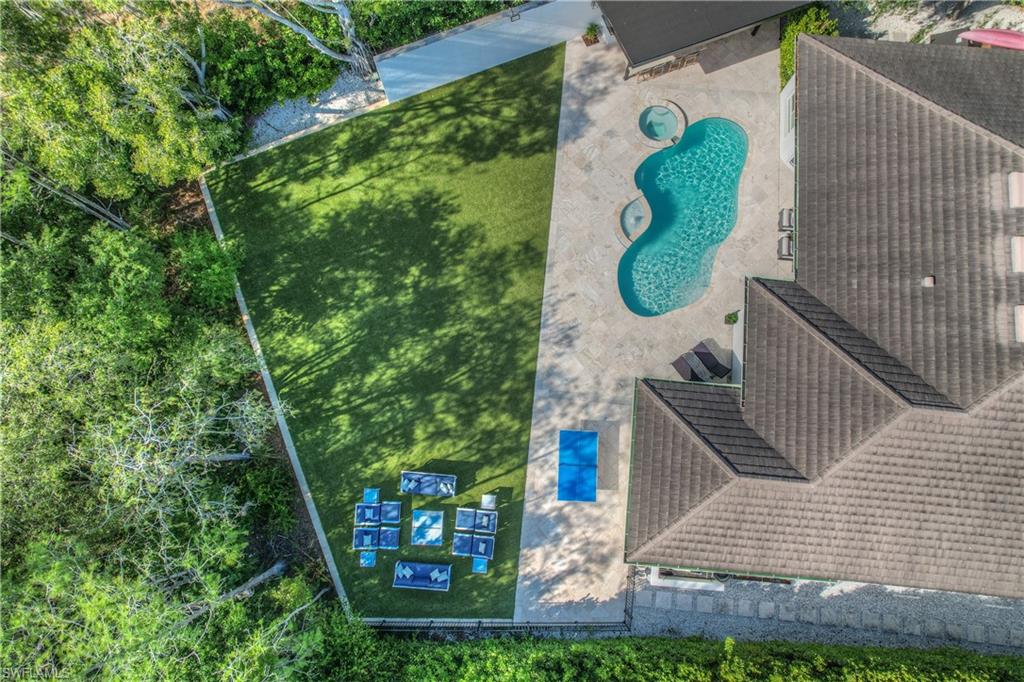 8133 Ronda Court Naples, FL 34109 - Photo 33 of 36 Gallery Image 33