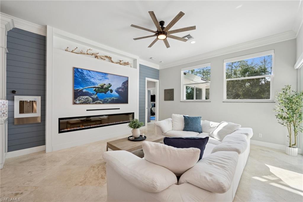 8133 Ronda Court Naples, FL 34109 - Photo 8 of 36 Gallery Image 8