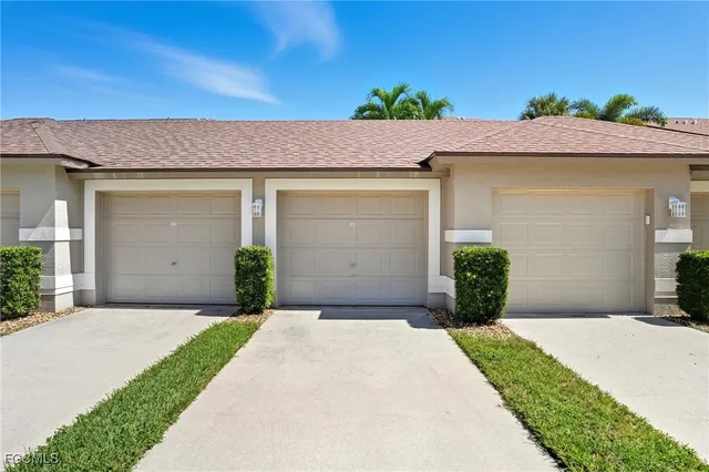 $215,000 | 14281 Hickory Links Court, Unit 1425, Fort Myers, FL 33912
