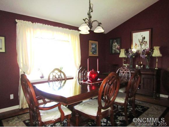 90 Bear Farm Road Candler, NC 28715 - Photo 4 of 24 Gallery Image 4