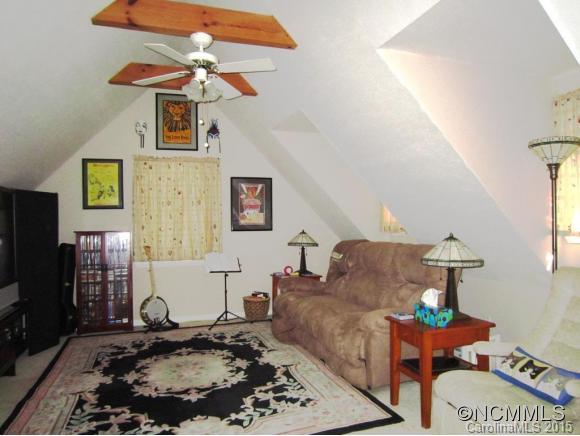 90 Bear Farm Road Candler, NC 28715 - Photo 10 of 24 Gallery Image 10