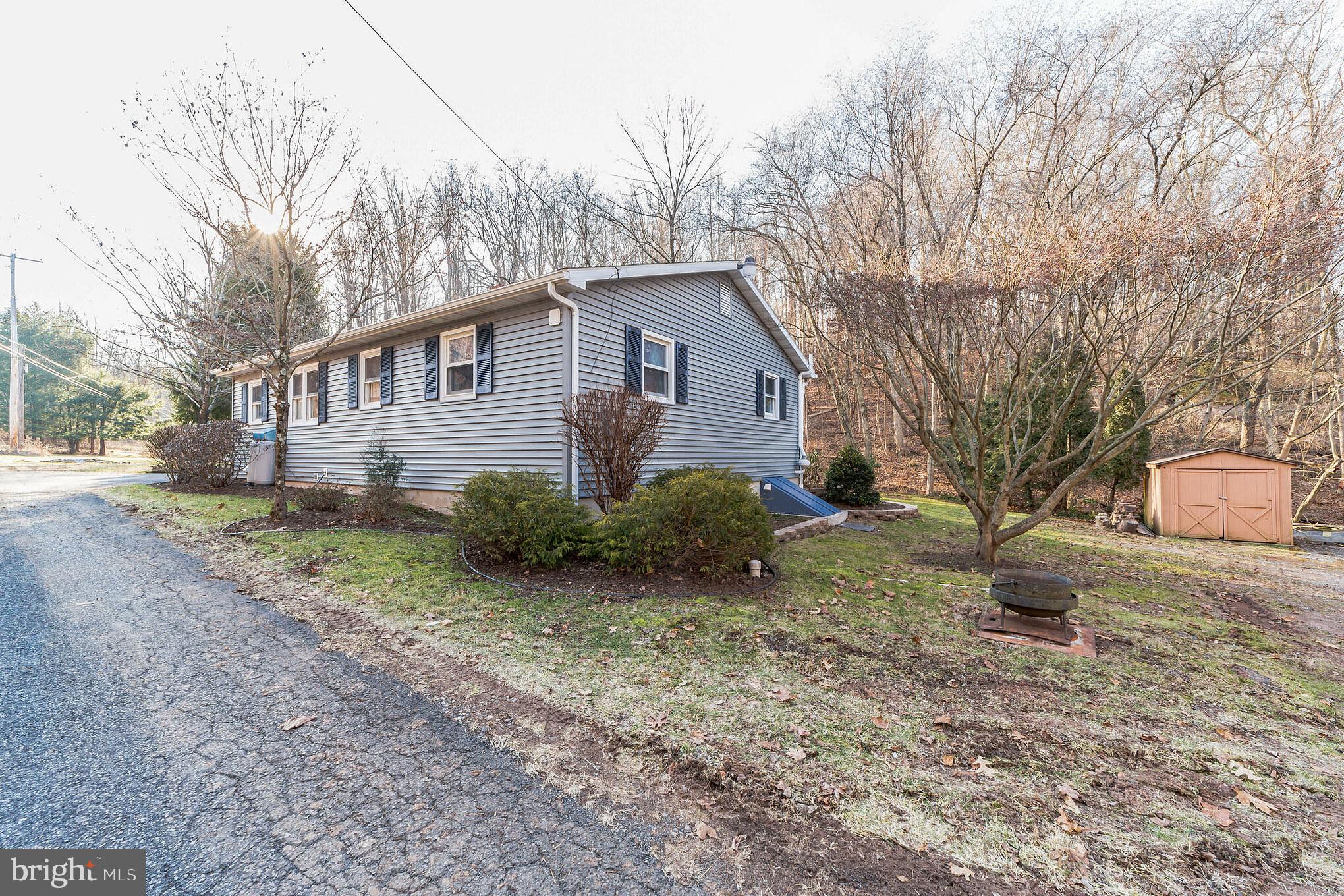27 Candy Road Mohnton, PA 19540 - Photo 3 of 32