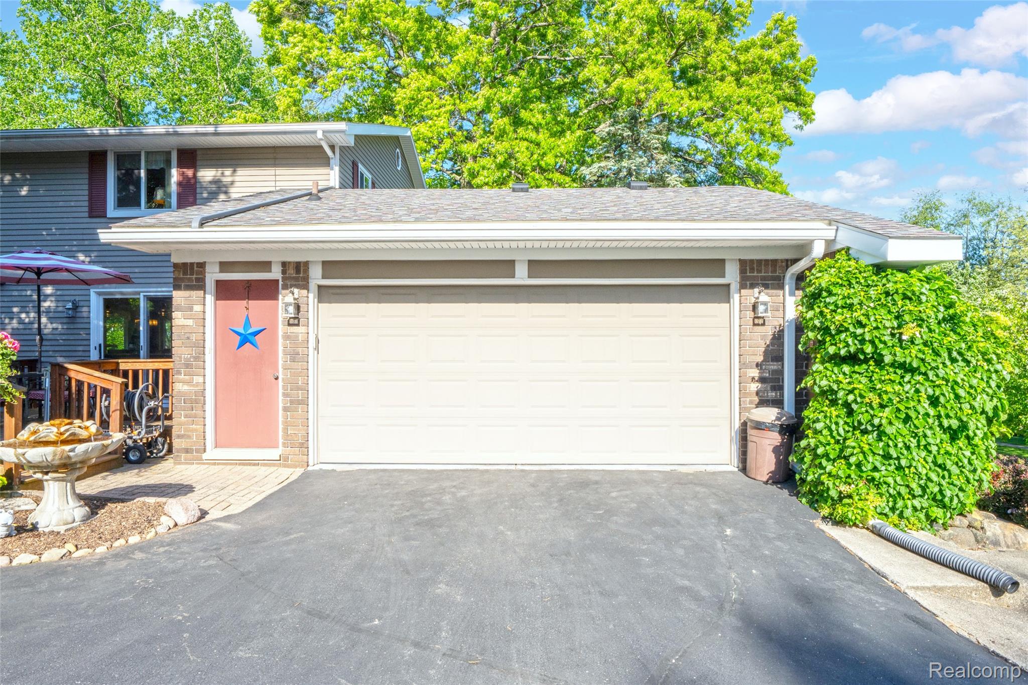7841 Rampart Trail Waterford, MI 48327 - Photo 5 of 27 7841 Rampart Trail Waterford non HDR-7.jpg