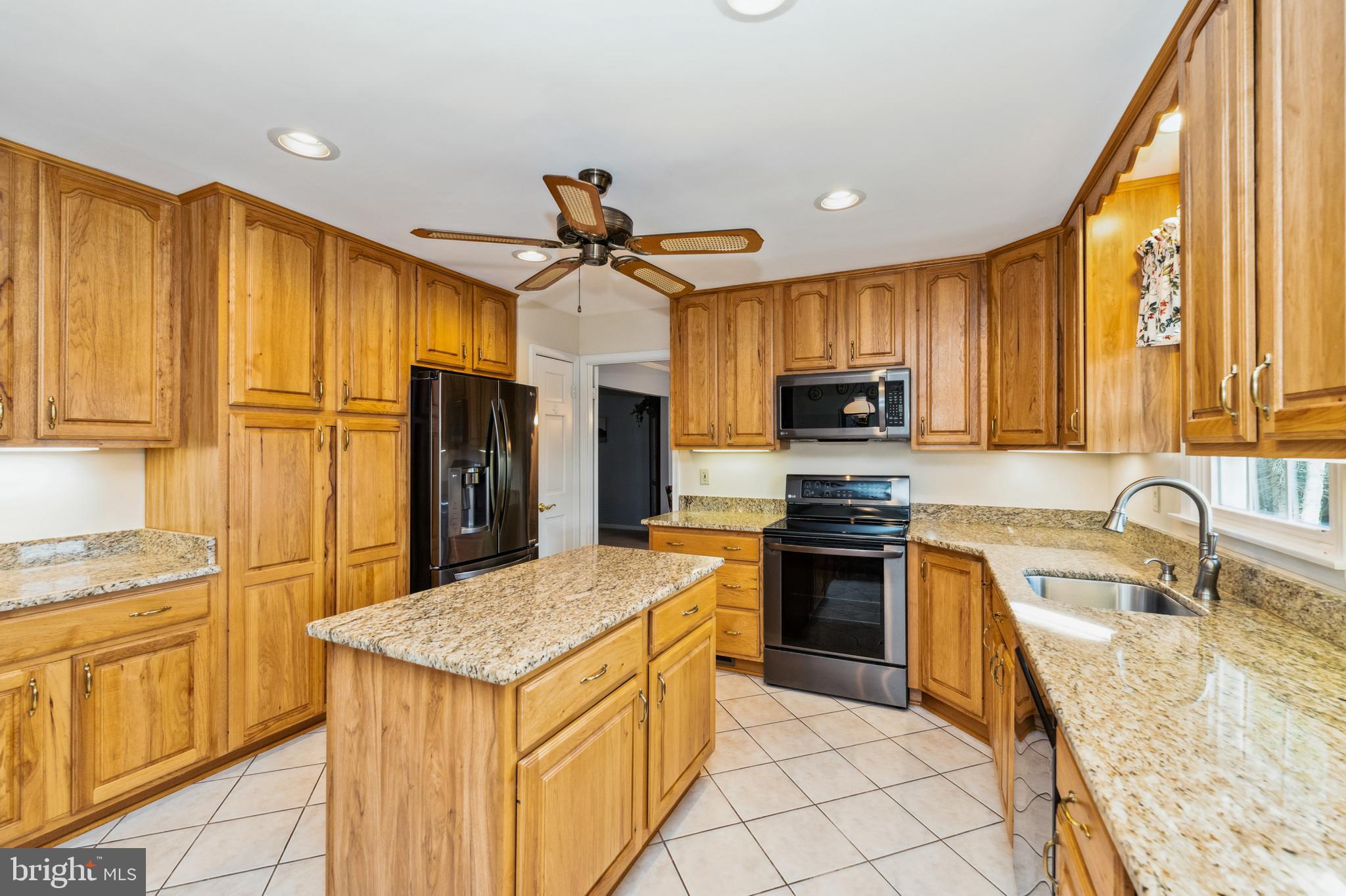 624 Oak Tree Road Westminster, MD 21157 - Photo 8 of 36