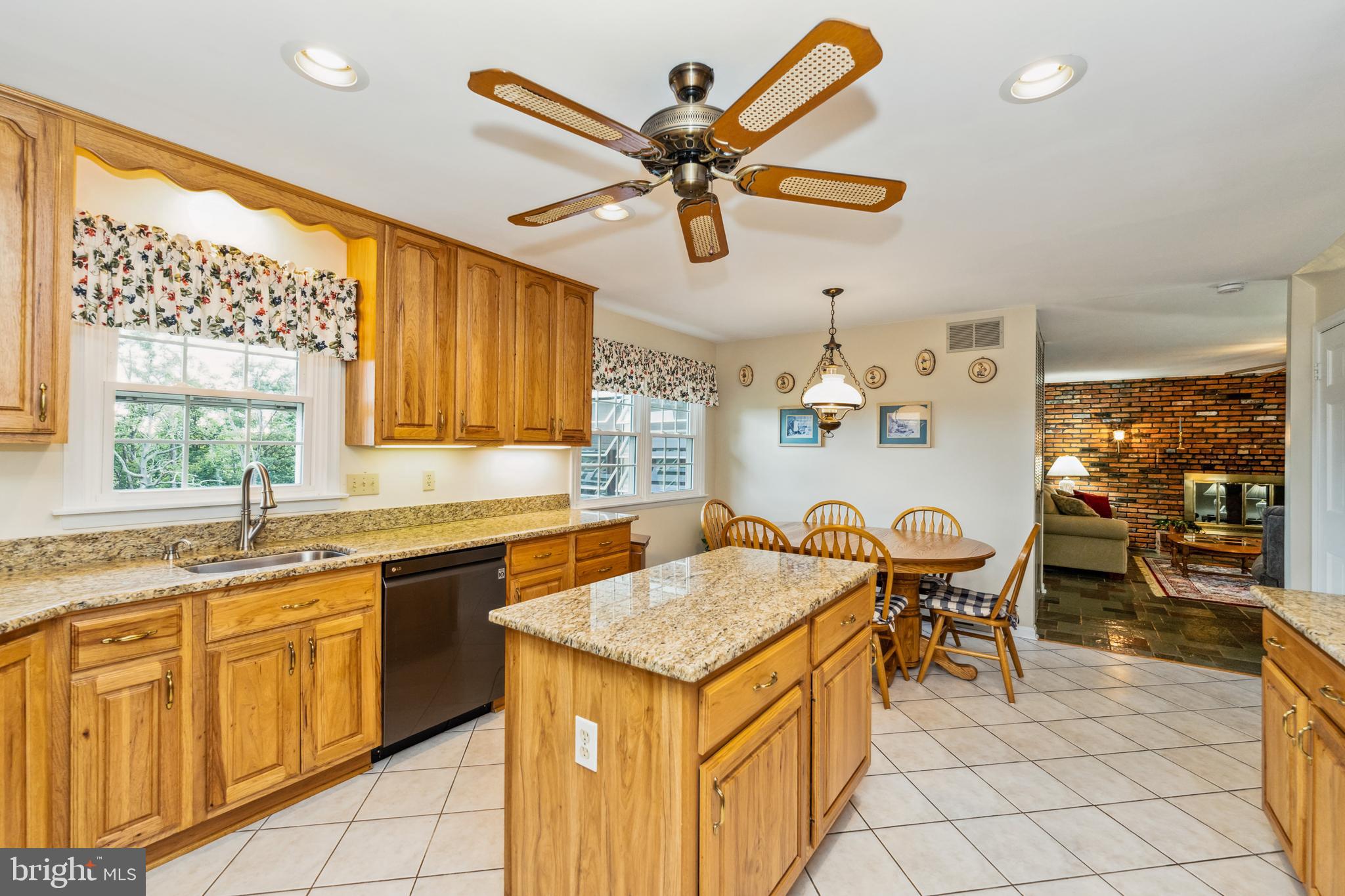 624 Oak Tree Road Westminster, MD 21157 - Photo 9 of 36