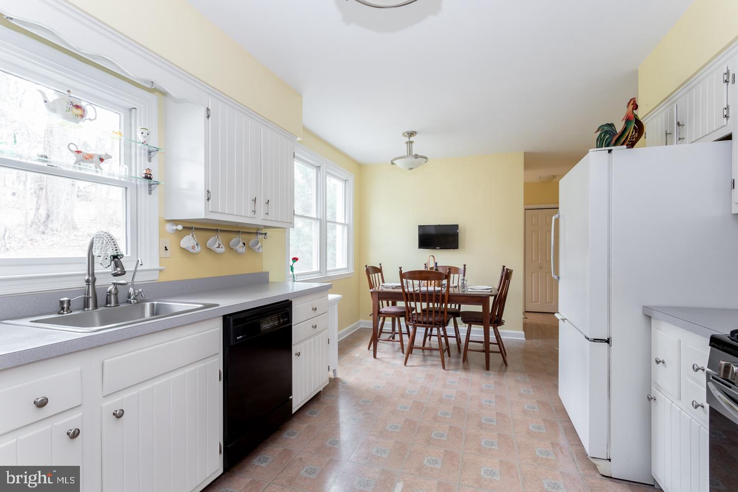 181 Grubb Road Pottstown, PA 19465 - Photo 11 of 38 Kitchen