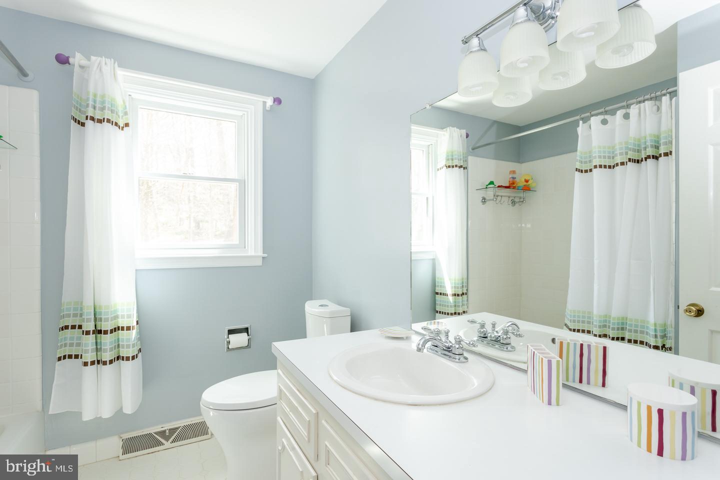 181 Grubb Road Pottstown, PA 19465 - Photo 28 of 38 Hall Bath