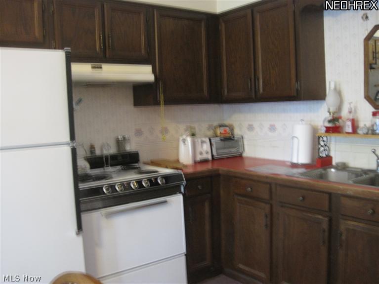 1840-1844 Krumroy Road Akron, OH 44312 - Photo 14 of 24 Full Kitchen Apartment