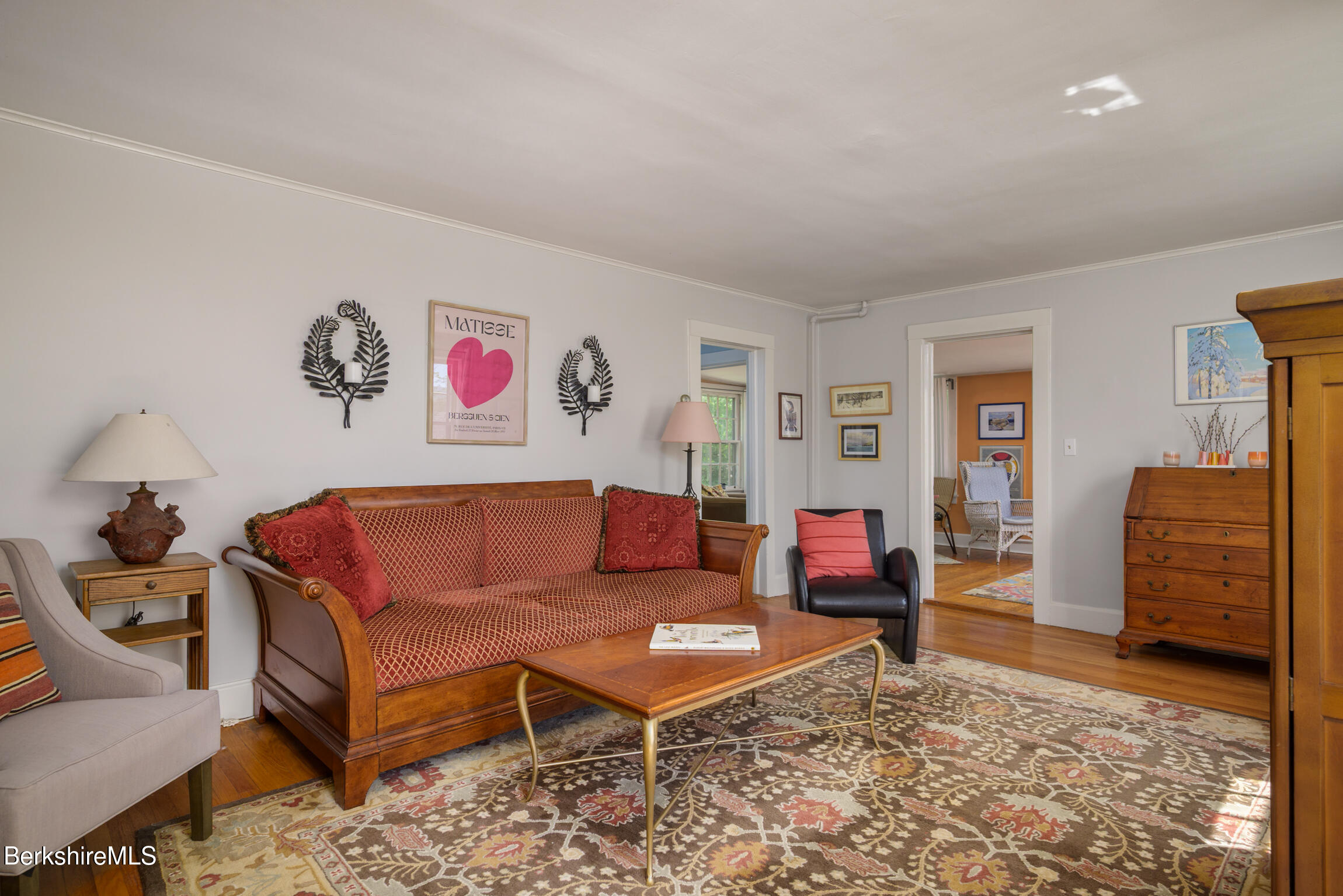 132 White Oaks Road Williamstown, MA 01267 - Photo 7 of 42 Living room