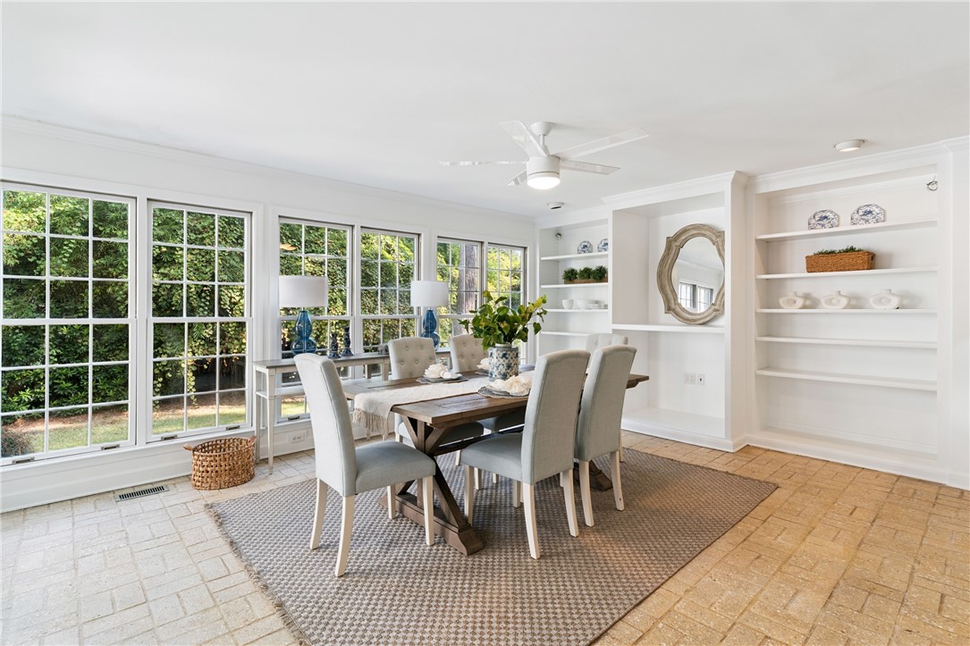 104 Augusta St. Simons Island, GA 31522 - Photo 13 of 63 Dining or den area