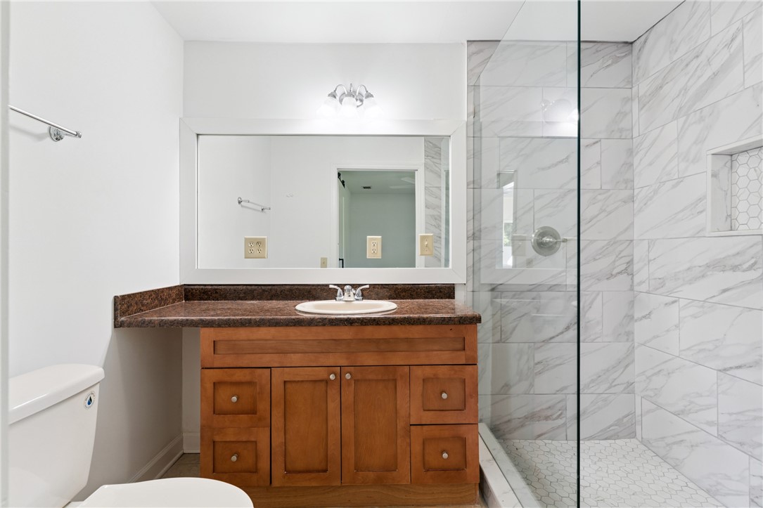 104 Augusta St. Simons Island, GA 31522 - Photo 29 of 63 Guest/In-law bathroom