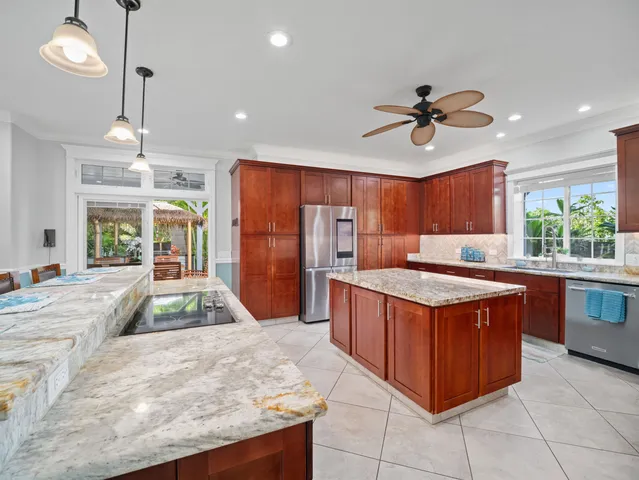 $3,190,000 | 440 Mikioi Place, Kihei, HI 96753