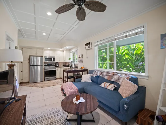$3,190,000 | 440 Mikioi Place, Kihei, HI 96753