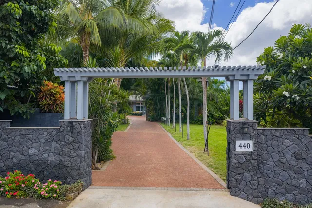 $3,190,000 | 440 Mikioi Place, Kihei, HI 96753