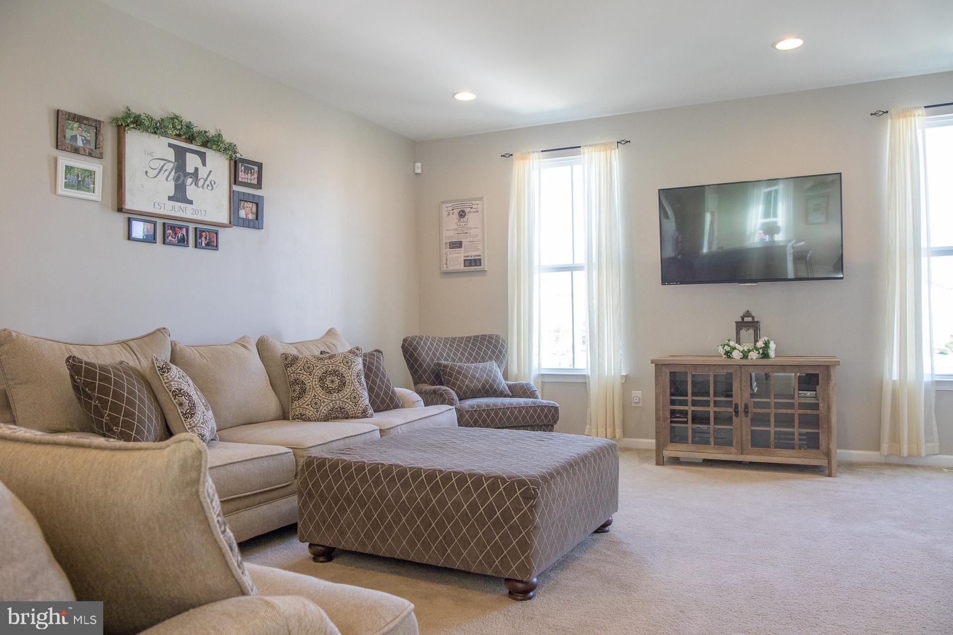 238 Iannelli Road Mount Royal, NJ 08061 - Photo 34 of 69 Living Room