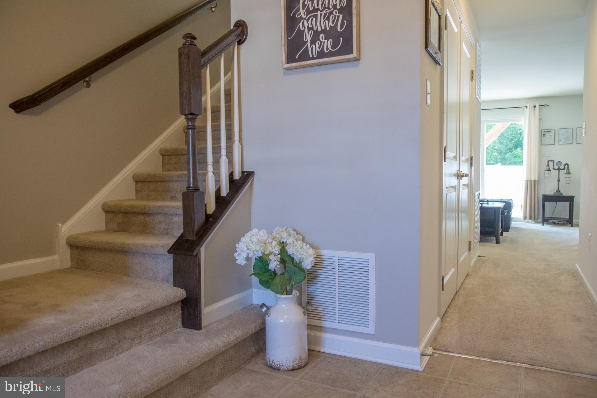 238 Iannelli Road Mount Royal, NJ 08061 - Photo 6 of 69 Foyer