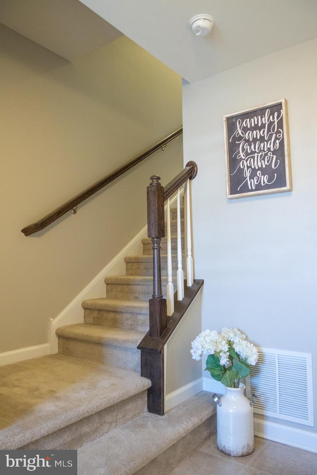 238 Iannelli Road Mount Royal, NJ 08061 - Photo 8 of 69 Foyer