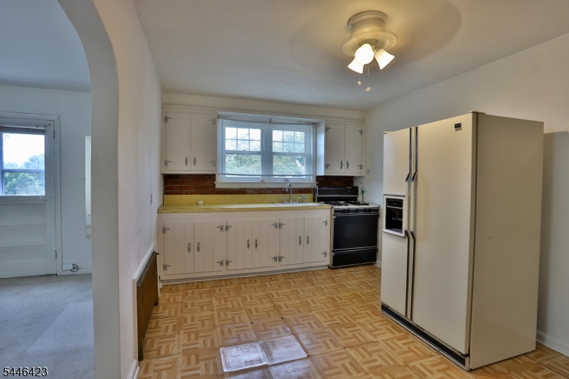 39 Chestnut Street Wallington, NJ 07057 - Photo 19 of 21