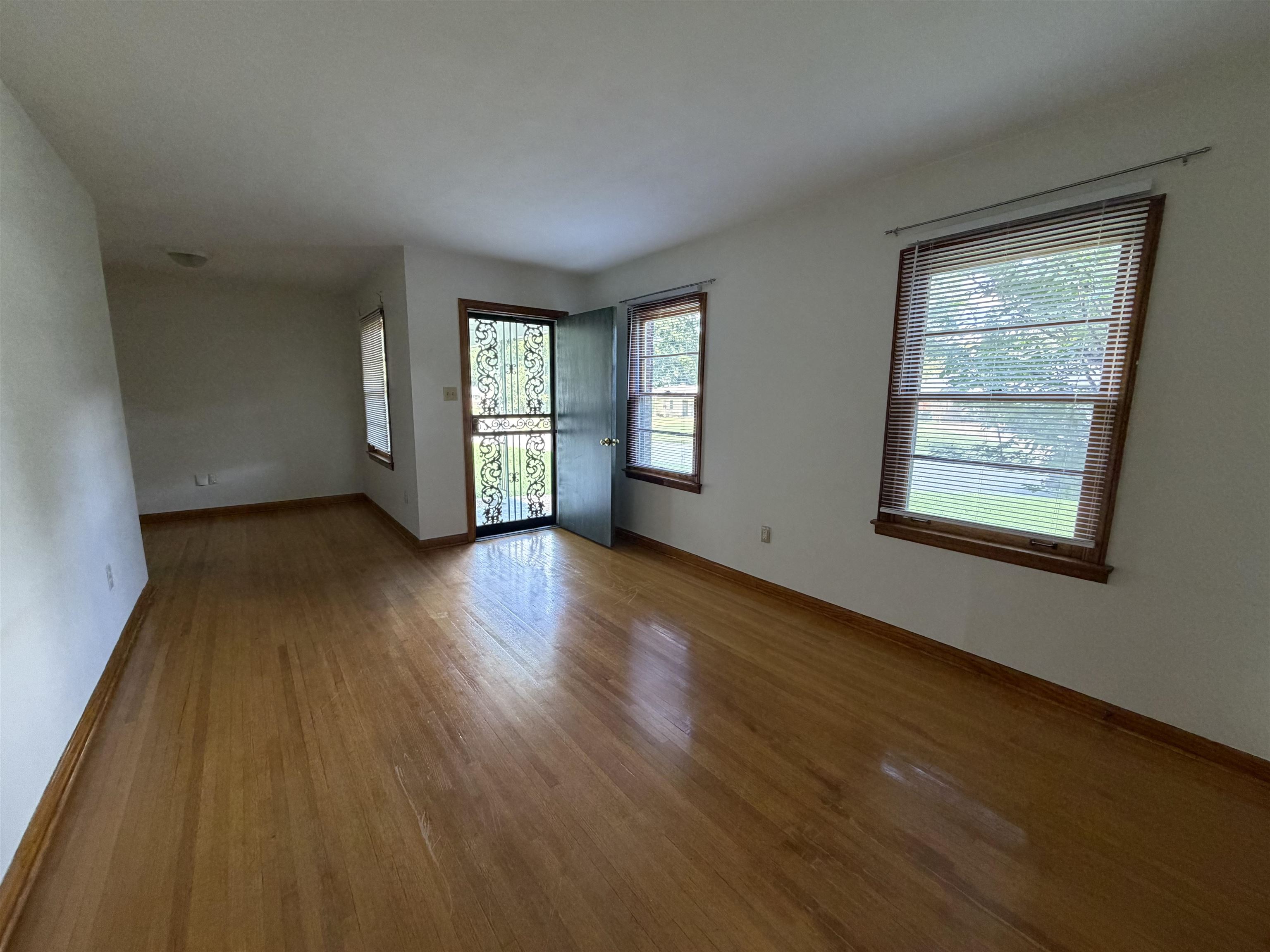 5045 Flamingo Road Memphis, TN 38117 - Photo 4 of 10