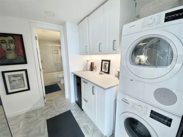 $1,850 | 2016 Main Street, Unit 2105, Houston, TX 77002