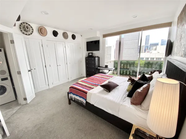 $1,850 | 2016 Main Street, Unit 2105, Houston, TX 77002