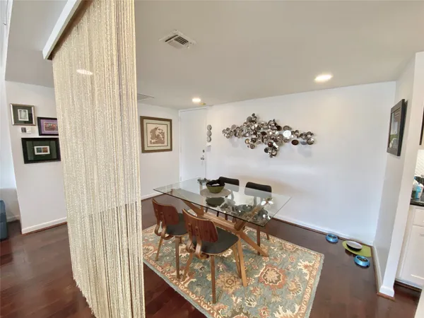 $1,850 | 2016 Main Street, Unit 2105, Houston, TX 77002