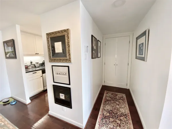 $1,850 | 2016 Main Street, Unit 2105, Houston, TX 77002