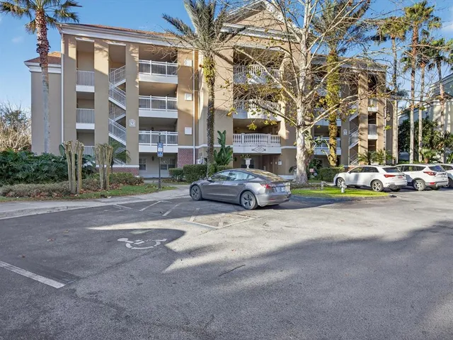 $299,990 | 7658 Whisper Way, Unit 203, Reunion, FL 34747
