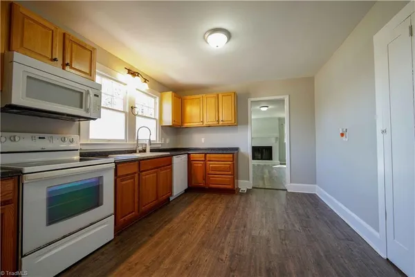 $2,000 | 1500 West Academy Street, Winston-Salem, NC 27103