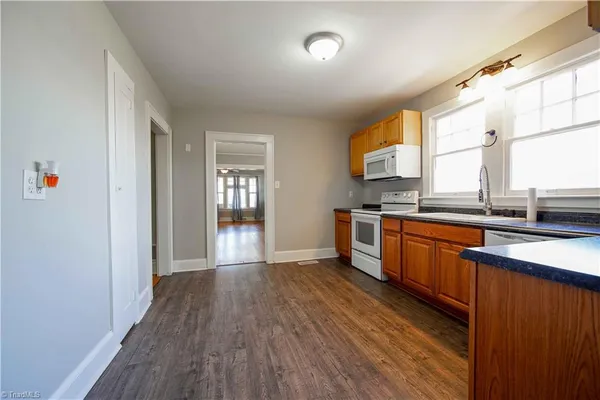 $2,000 | 1500 West Academy Street, Winston-Salem, NC 27103