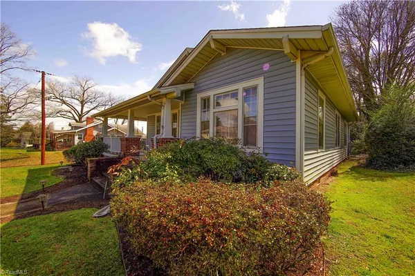 $2,000 | 1500 West Academy Street, Winston-Salem, NC 27103