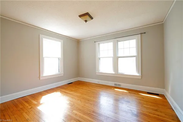 $2,000 | 1500 West Academy Street, Winston-Salem, NC 27103